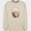 Clothing Vintage Supply | Vintage Supply With Vintage Tourist Graphic Unisex Sweatshirt Sand