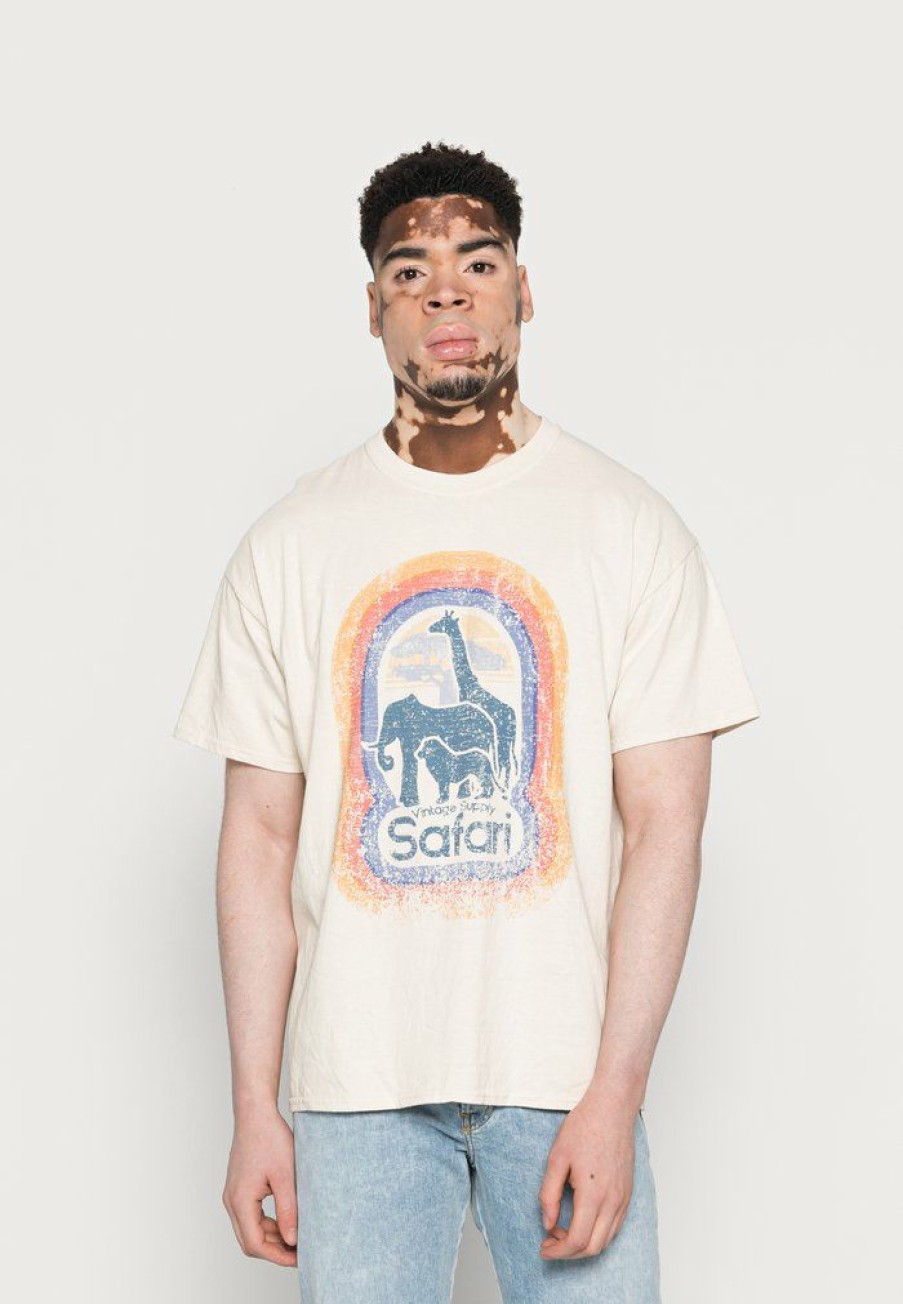 Clothing Vintage Supply | Vintage Supply Safari Front Print Hoodie Tee Print T-Shirt Sand