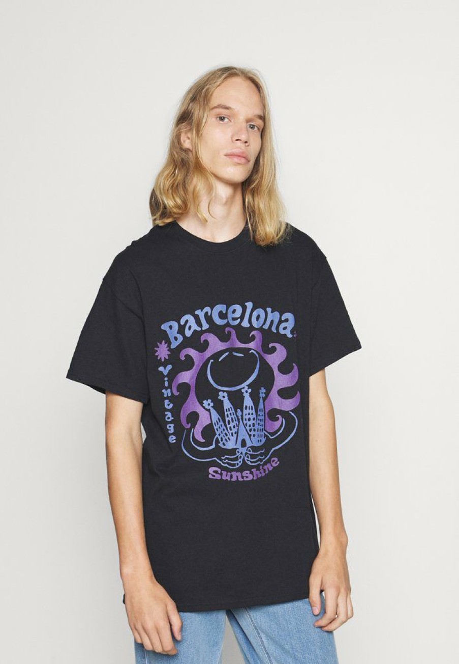 Clothing Vintage Supply | Vintage Supply Barcelona Sunshine Graphic Print T-Shirt Black